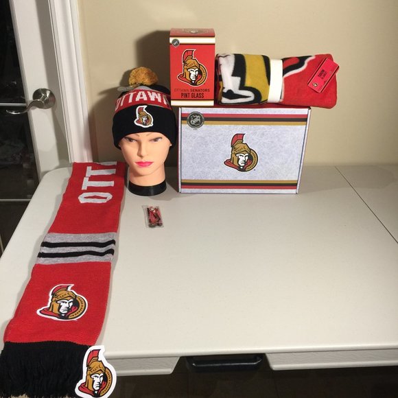 NHL Licensed Ottawa Senators Hockey Team Gift Set with Box - Picture 1 of 16